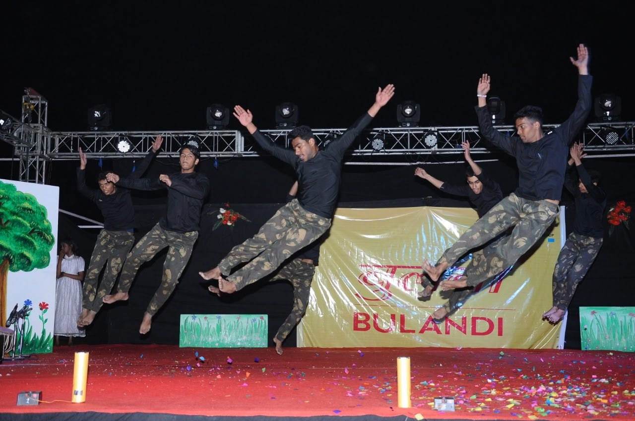 Samdanza Dance Studio for Hip-Hop Zumba Bollywood Classes | Sector 5 Gurgaon - ActivityKidz