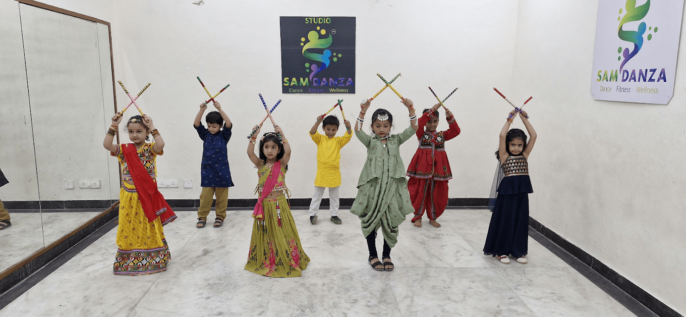 Samdanza Dance Studio for Hip-Hop Zumba Bollywood Classes | Sector 5 Gurgaon - ActivityKidz