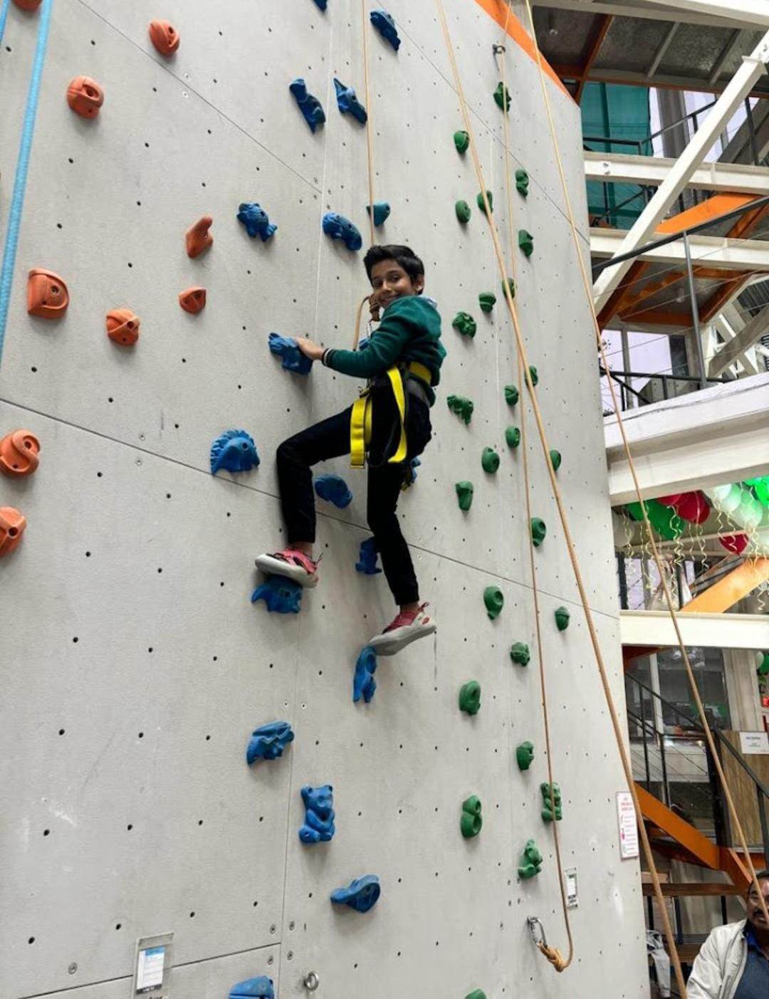 Climb Central Indoor Rock Climbing | Mehrauli-Gurgaon Road New Delhi - ActivityKidz