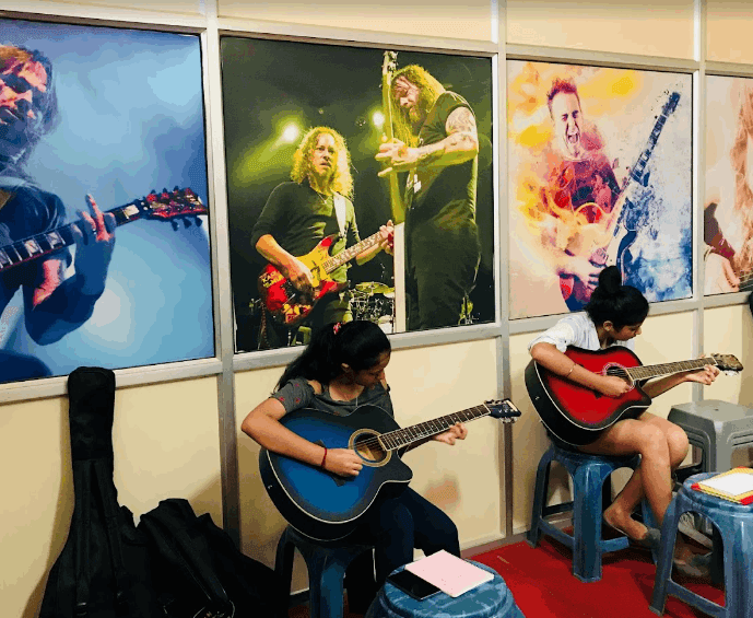 Krazy 2 Music | Dance Instruments Fine Arts Vocals | Near Omaxe City Center Gurgaon - ActivityKidz