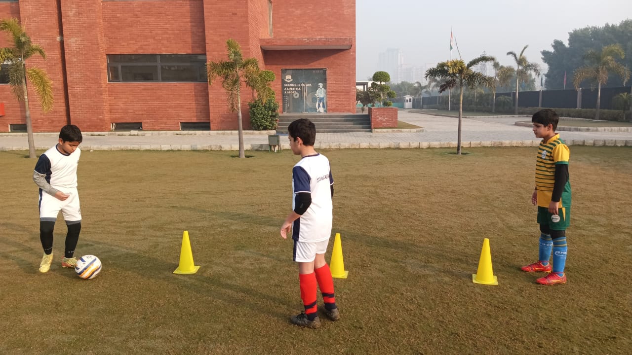 R Kade Sports Academy for Cricket Basketball Tennis & Football | Sector 10A Gurgaon