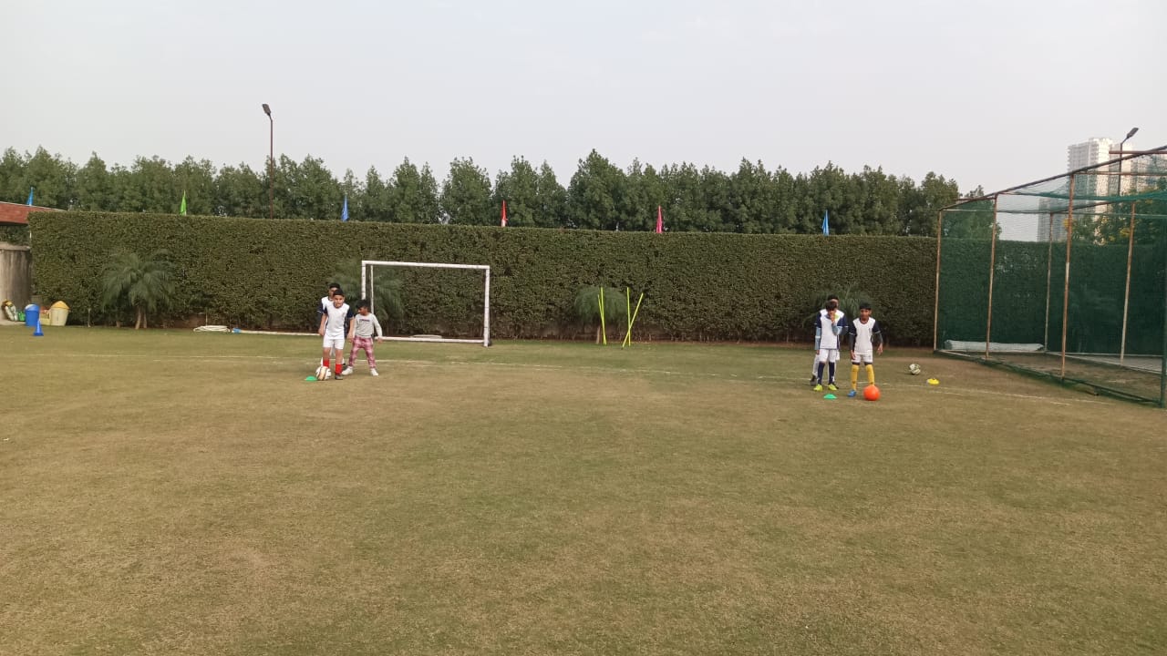 R Kade Sports Academy for Cricket Basketball Tennis & Football | Sector 10A Gurgaon