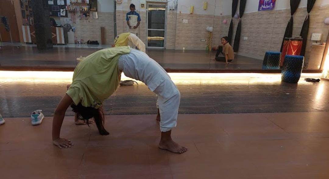 The Showcase Dance Studio for Bollywood Jazz Hip-Hop | Saraswati Vihar Sector 28 Gurgaon - ActivityKidz