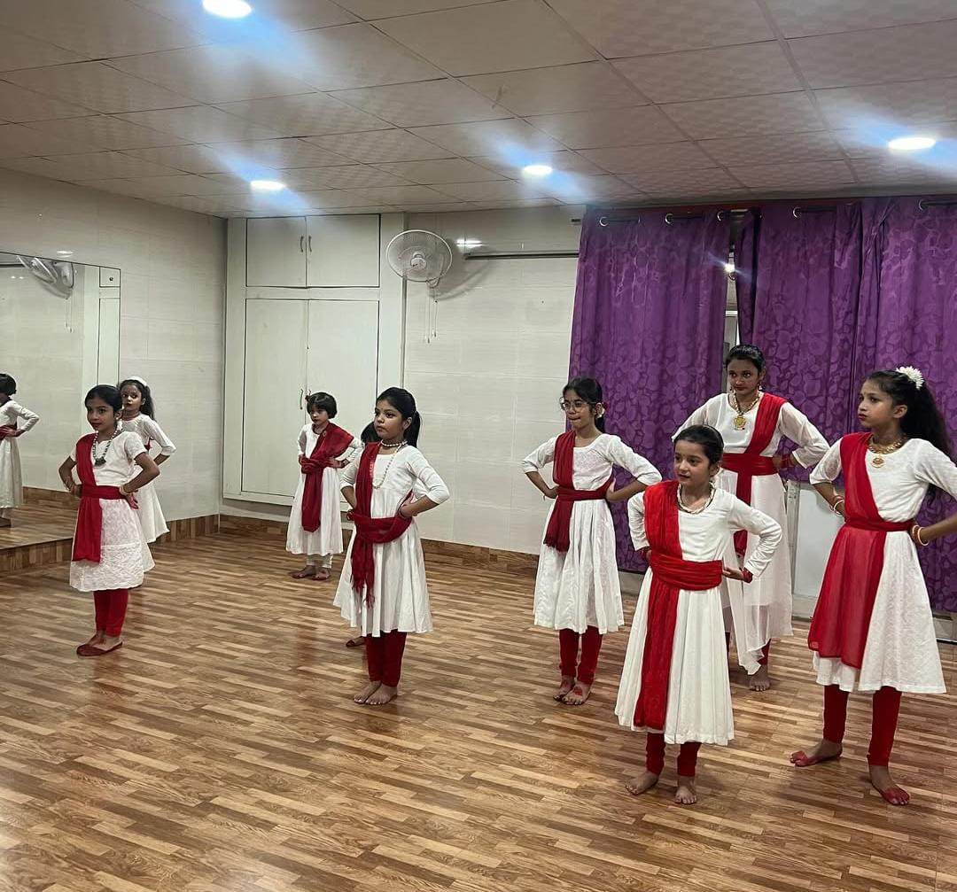 Groovers' Dance and Fitness studio for Bollywood & Freestyle | New Colony Sector 7 Gurgaon - ActivityKidz