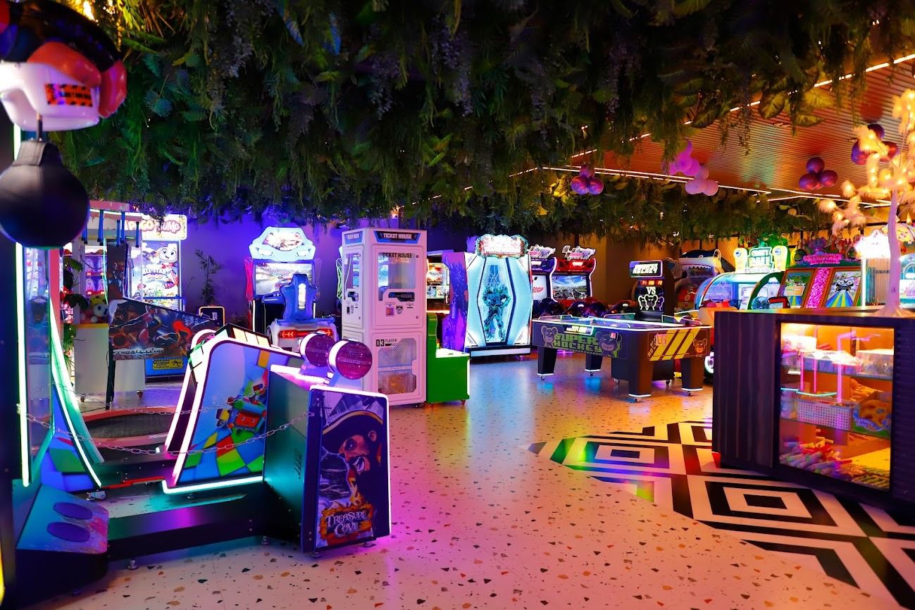 1 Level Up Arcade Game Zone |  DLF Phase 1 Sector 26A Gurgaon