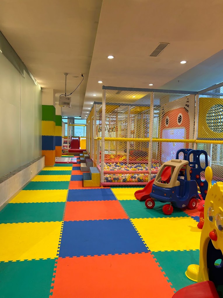 Bounceeland Indoor Play Area | World Metro Mall Sector 56 Gurgaon