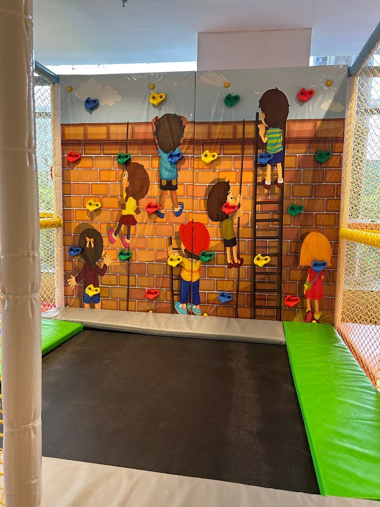 Bounceeland Indoor Play Area | World Metro Mall Sector 56 Gurgaon