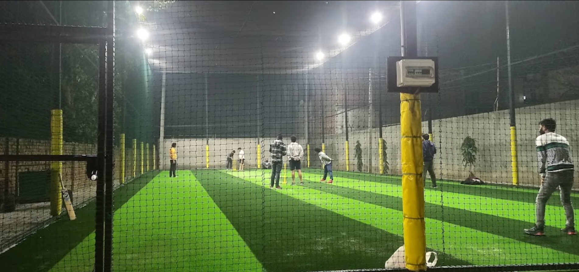 Future Forward Sports (iSmash) | Badminton Football Cricket Tennis | Sector 34 Gurgaon - ActivityKidz