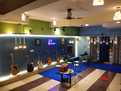 The Paradise Music Academy for Keyboard Vocals Guitar Classes | Sector 14 Gurgaon