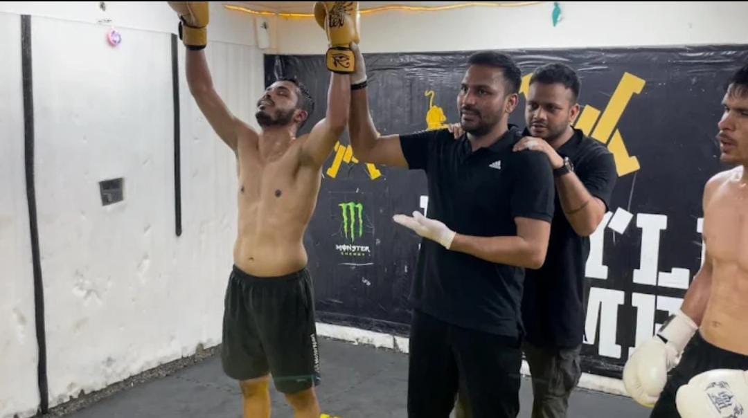 MMA ボクシング キックボクシング トレーニングのためのライオンズ デン ファイト クラブ | セクター 28 グルガオン