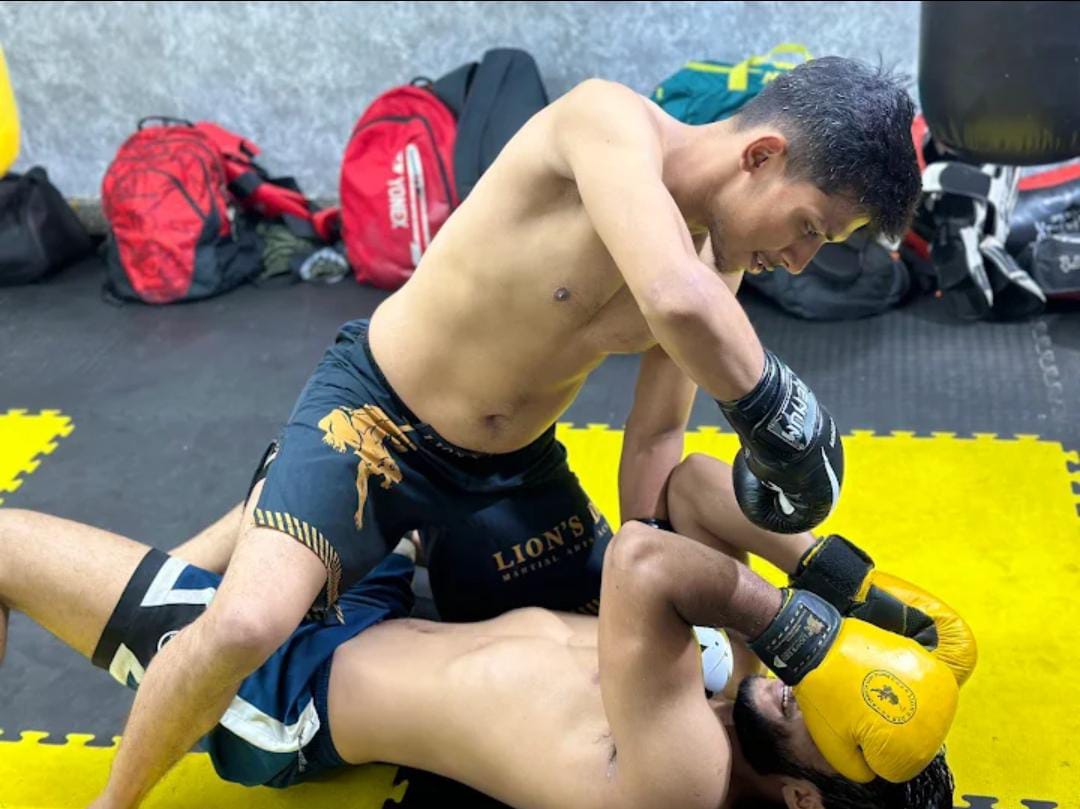 MMA ボクシング キックボクシング トレーニングのためのライオンズ デン ファイト クラブ | セクター 28 グルガオン
