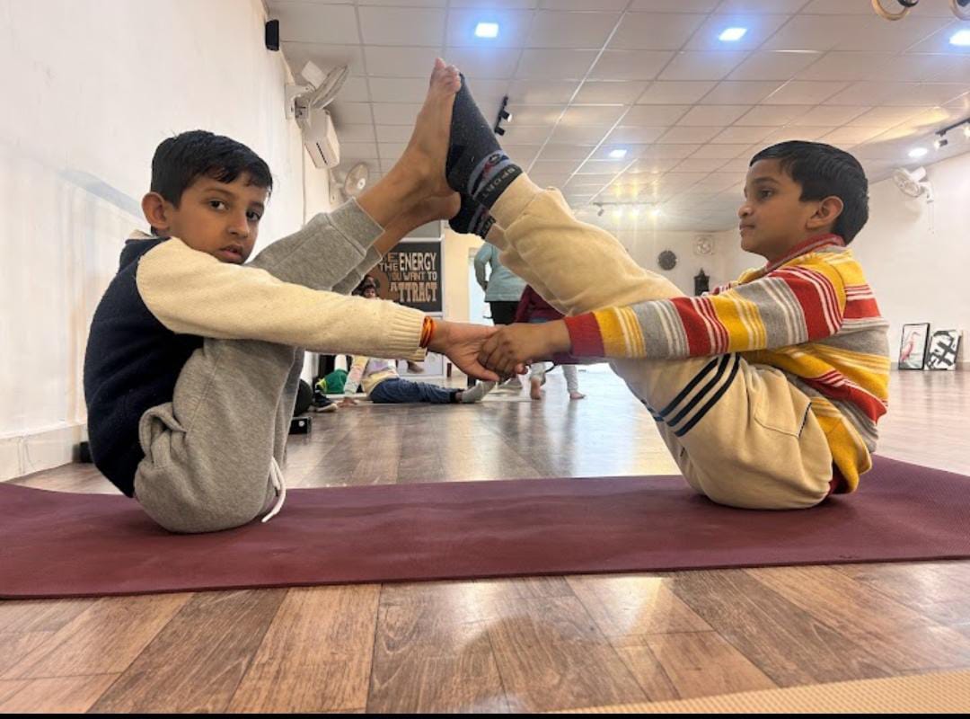 ダンス、ヨガ、瞑想のための Flex n Fit スタジオ | Vatika India Next Sector 82 Gurgaon