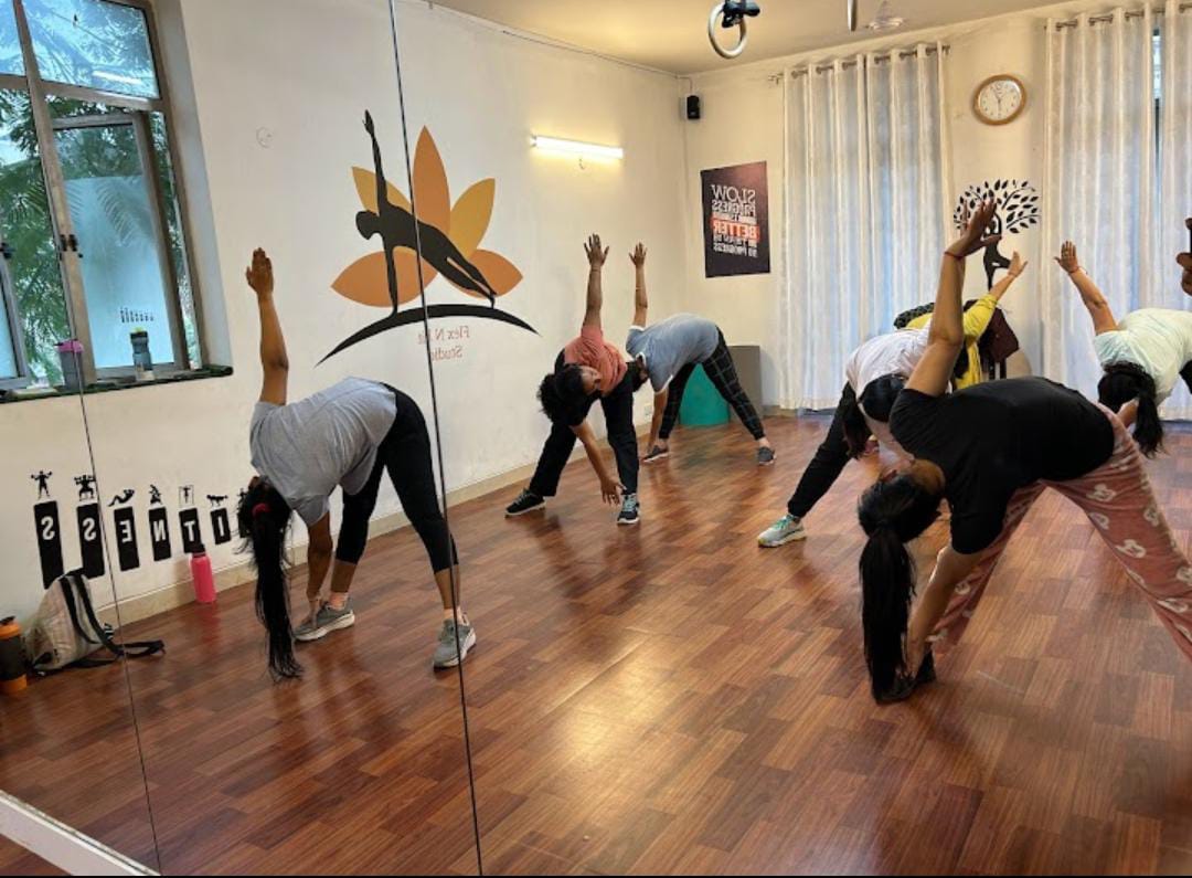 ダンス、ヨガ、瞑想のための Flex n Fit スタジオ | Vatika India Next Sector 82 Gurgaon