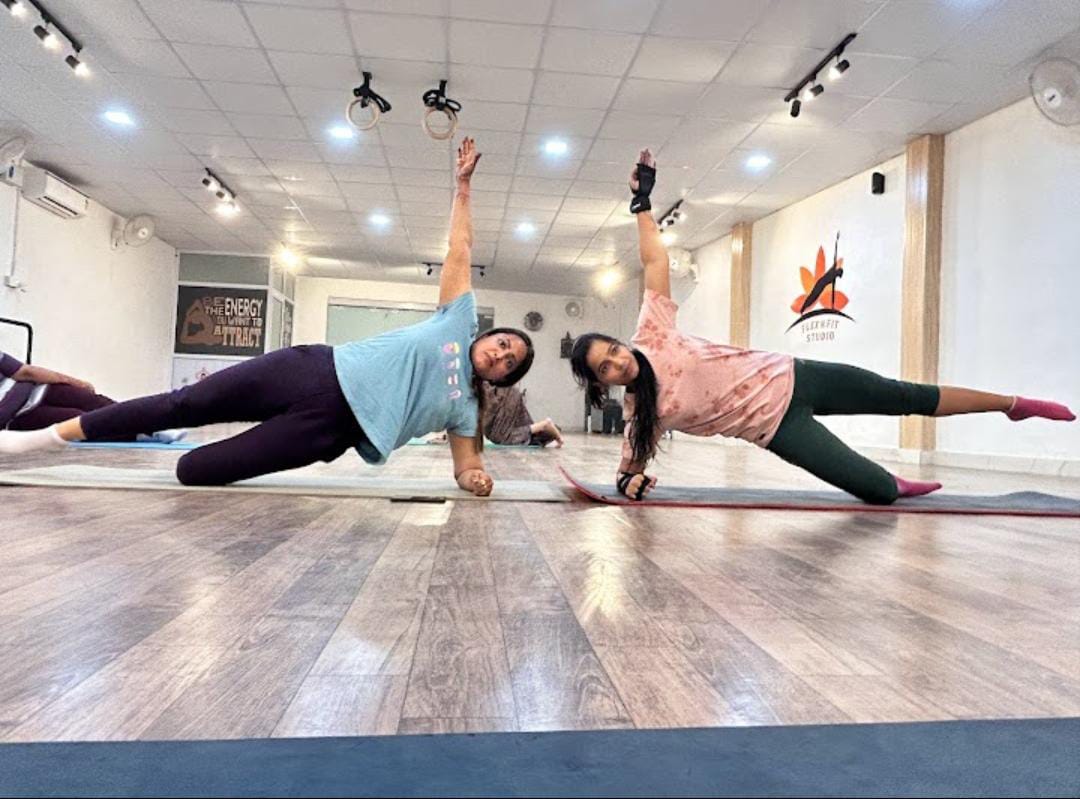 ダンス、ヨガ、瞑想のための Flex n Fit スタジオ | Vatika India Next Sector 82 Gurgaon