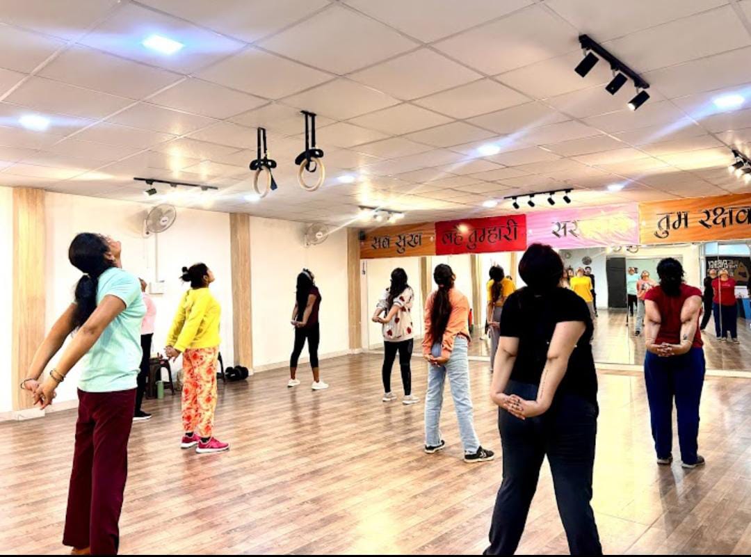 ダンス、ヨガ、瞑想のための Flex n Fit スタジオ | Vatika India Next Sector 82 Gurgaon