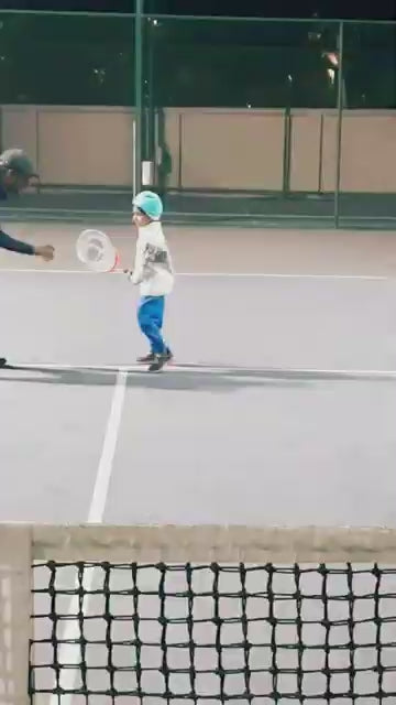 エクスクルーシブ スポーツ アカデミー | テニス | DLF フェーズ 5 グルガオン
