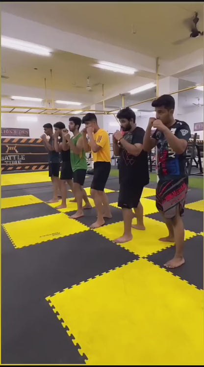 MMA ボクシング キックボクシング トレーニングのためのライオンズ デン ファイト クラブ | セクター 28 グルガオン