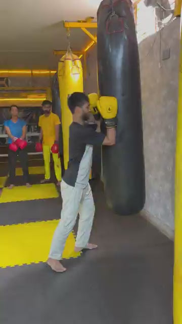 MMA ボクシング キックボクシング トレーニングのためのライオンズ デン ファイト クラブ | セクター 28 グルガオン